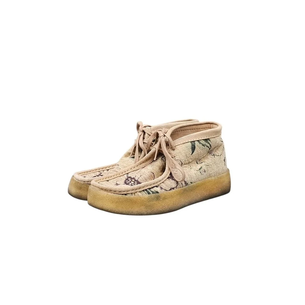 Clarks Men's Size 9.5 EUC Wallabee Cup Boot Tan Floral Tapestry Crepe Sole Boots